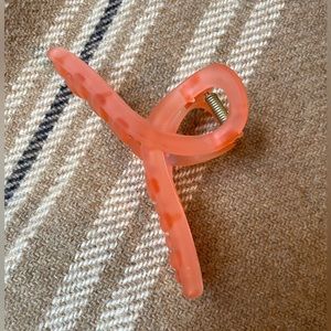 🏝️ salmon Hair Claw clip